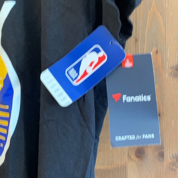 NWT Women's Fanatics Branded Golden State Warriors The Bay V-Neck T-Shirt, LARGE - Picture 5 of 7